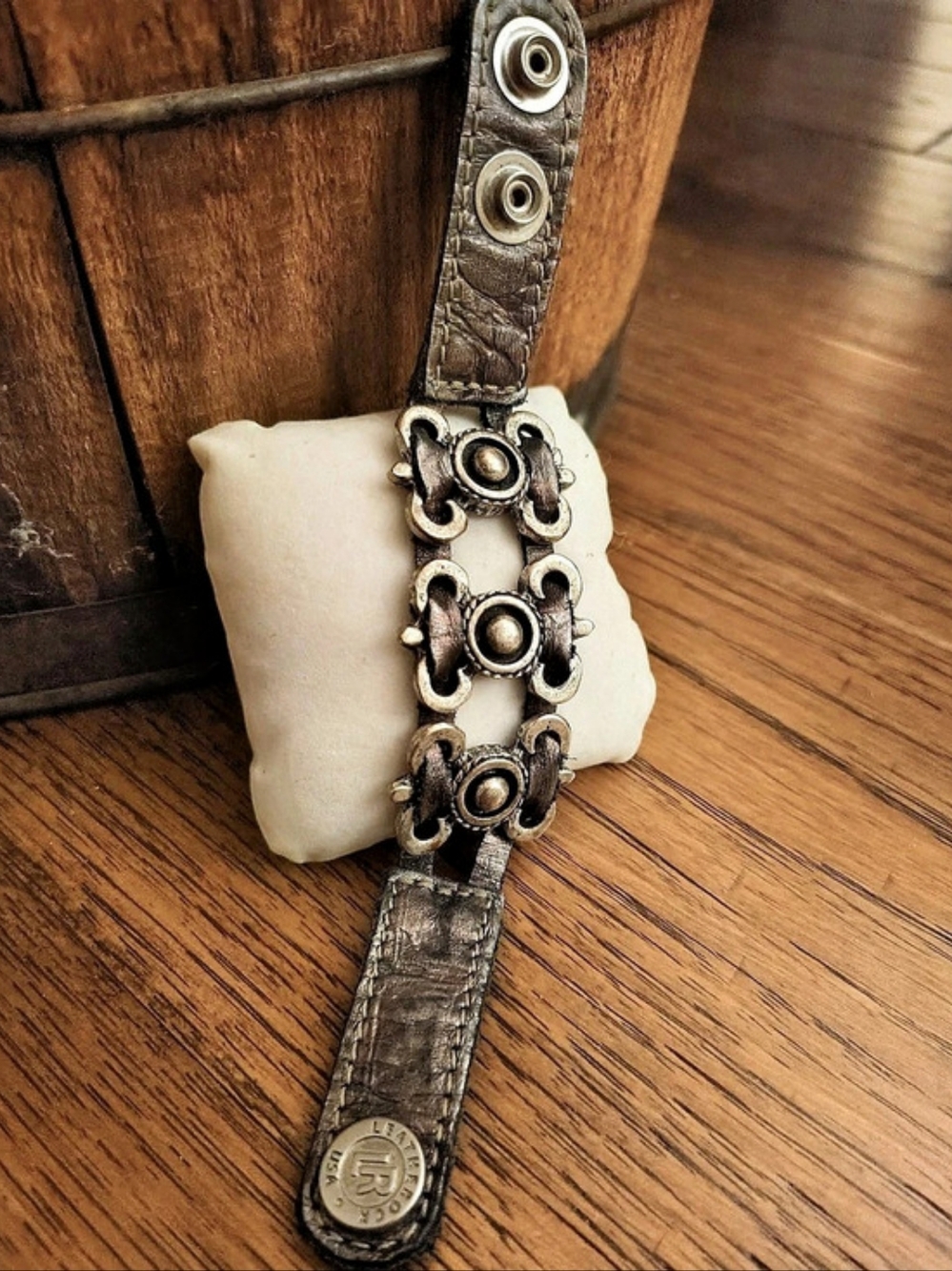 Women's Vintage Leatherock Metallic Bronze/Grey Leather Boho Cuff Bracelet